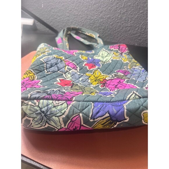 Vera Bradley Falling Flowers Tote – Floral Elegance for Everyday Style - Picture 7 of 7